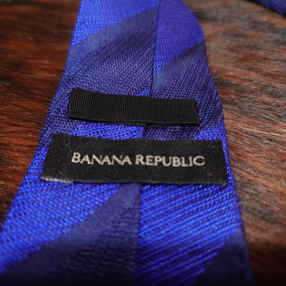 Banana Republic Blue Striped Silk Tie - Picture 3 of 4